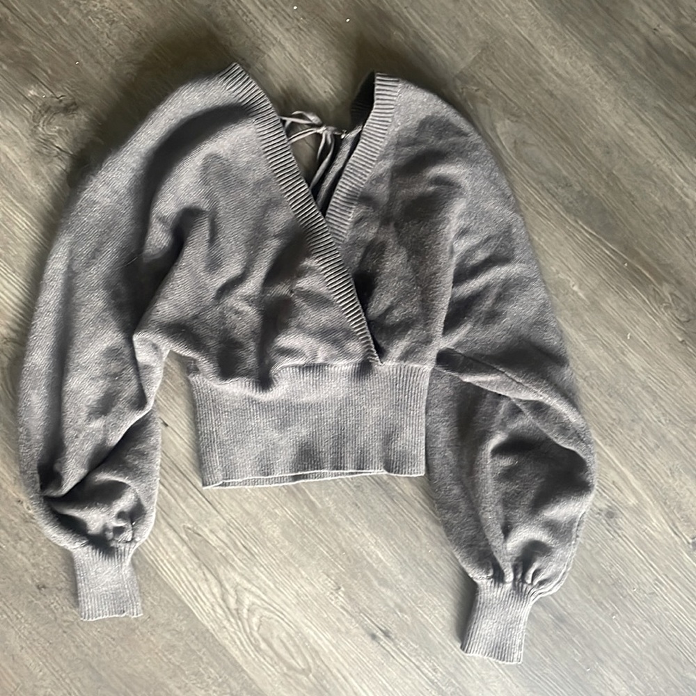 Grey cropped sweater